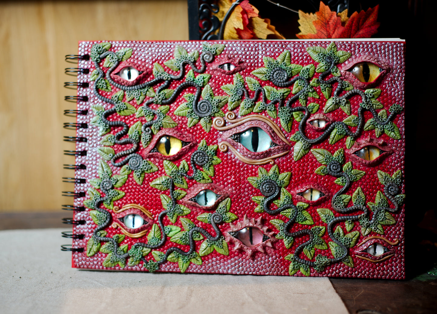 ✨ Le Grimoire aux 100 Yeux – Gardien des Arcanes
